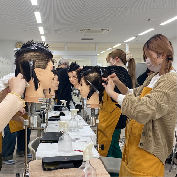 トータルと午前ヘアから選べる昼間課程